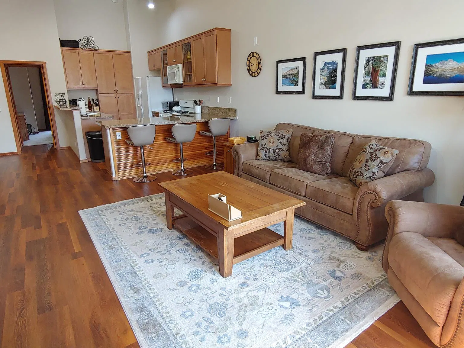 2 bed, 1395 sqft, $4,500 — Photo 3