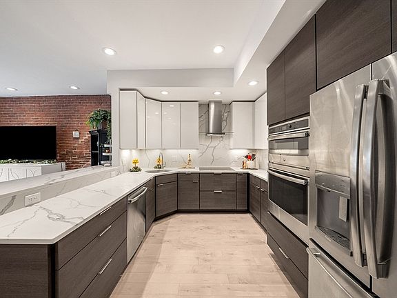 4th image of 28 Atlantic Ave #638