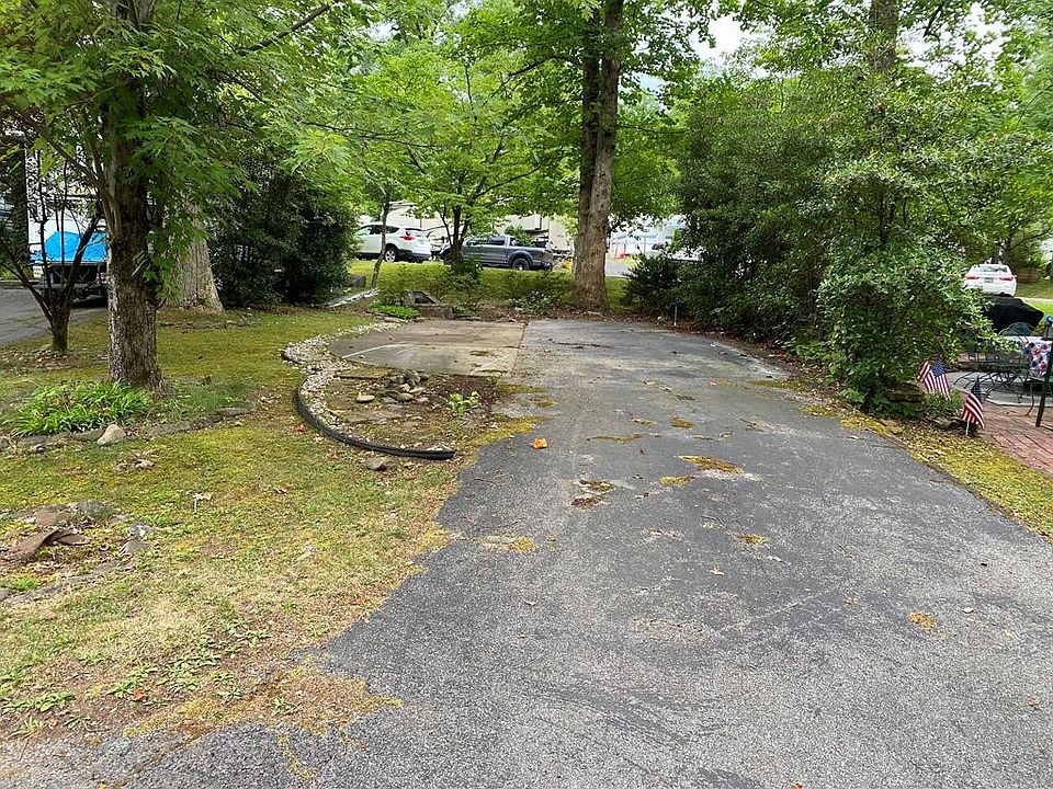 1st image of 4229 E Parkway Lot 139