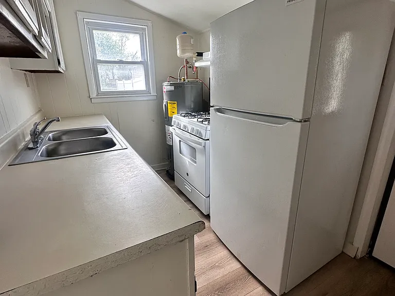312 Grant St — Photo 4