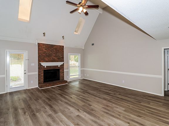 5th image of 672 Ridge Fall Dr