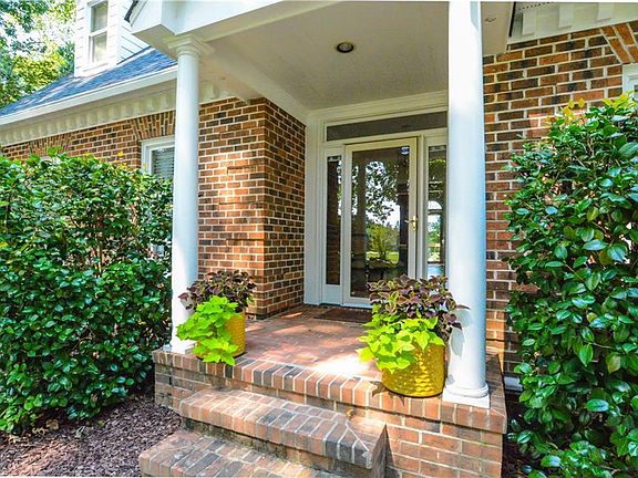 4th image of 4601 Oakmoor Cir