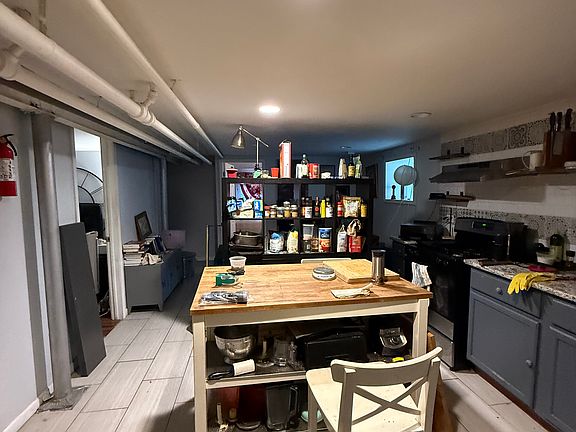 4th image of 6047 N Albany Ave #G