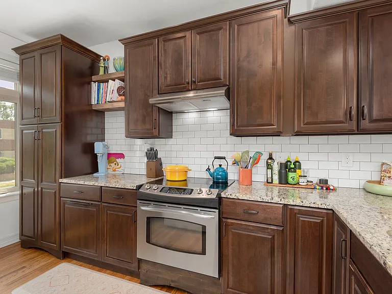 2313 Decatur St — Photo 4