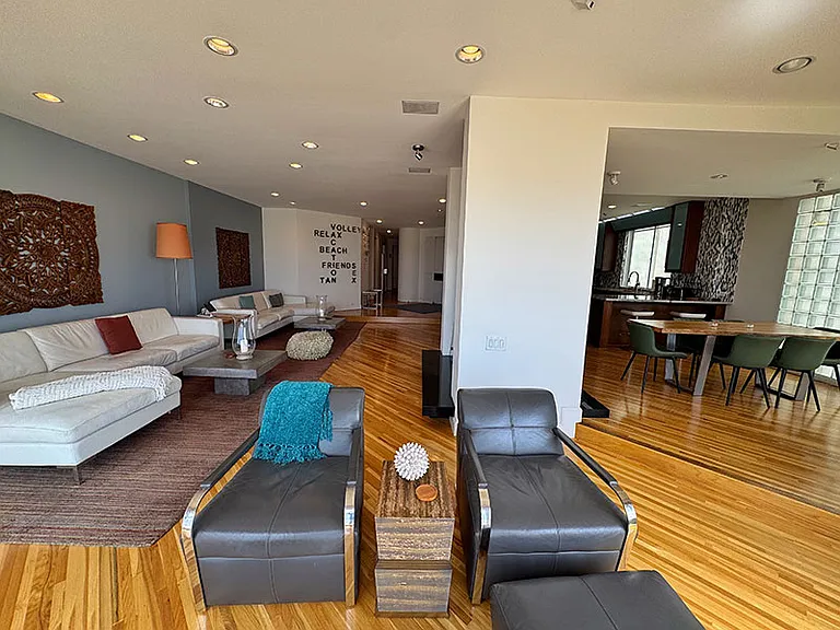 3509 Ocean Front Walk — Photo 10