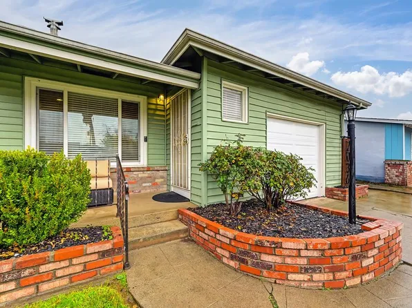 2036 Waterford Rd, Sacramento, CA 95815