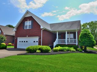 202 Winfrey Ct, Pleasant View, TN 37146