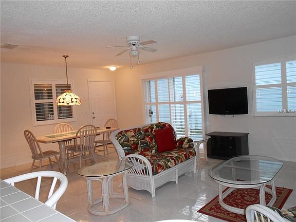 3rd image of 735 Villita Ln