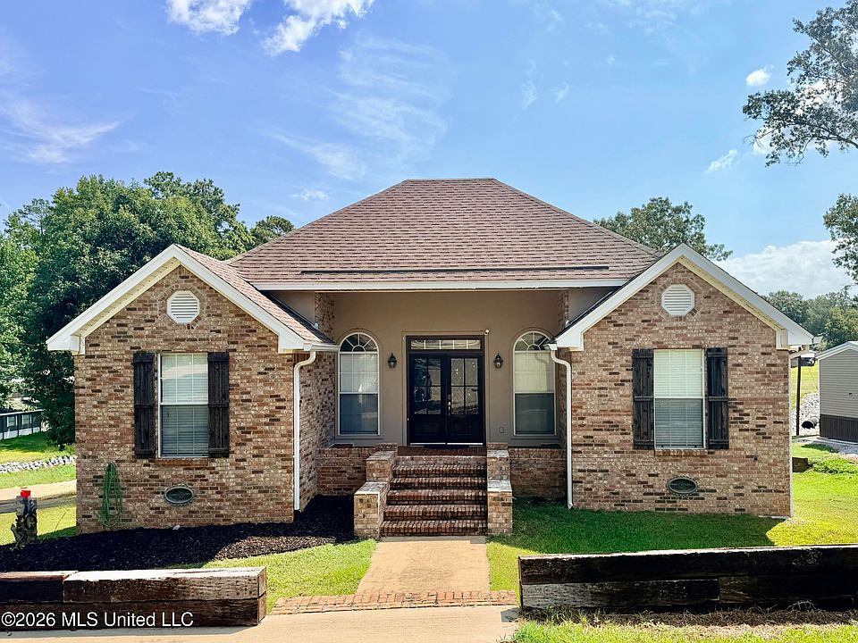 1st image of 501 Lowe Cir