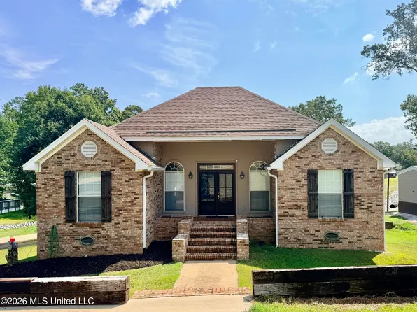 501 Lowe Cir, Richland, MS 39218