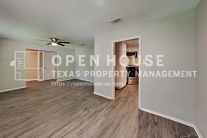 2137 Mountainview Dr — Photo 4