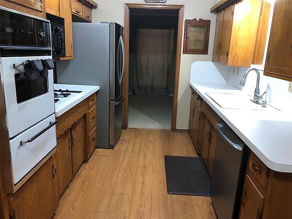 4th image of 613 Ray Andra Dr