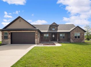 400 Silverthorne Dr, Freeburg, IL