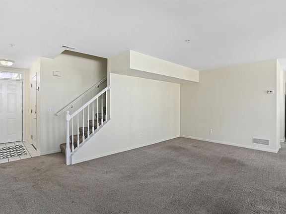 5th image of 2773 Barclay Way