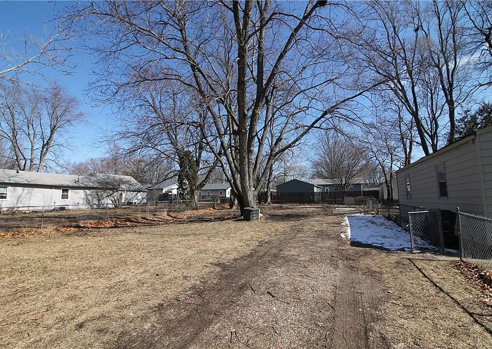 1st image of 2829 E 37th Street Ct