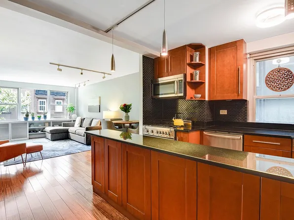221 E 50th St APT 4-D, New York, NY 10022