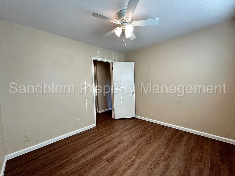 5766 S 80th East Ave — Photo 13