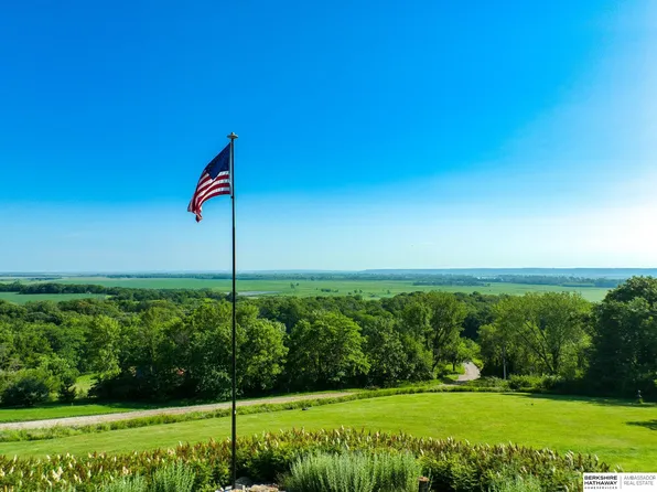 2687 Bluebird Ln #41, Omaha, NE 68112