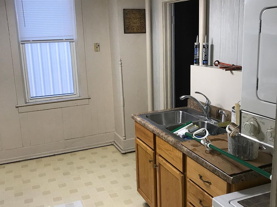 2nd image of 412 N Elm Ave APT 3