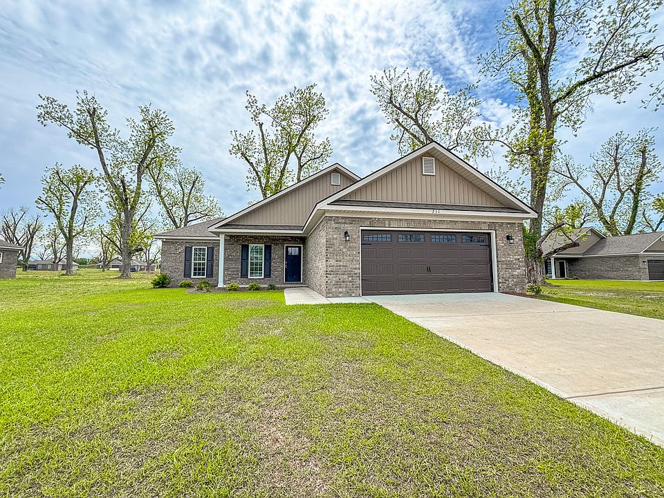 1st image of 211 Silverthorn Dr