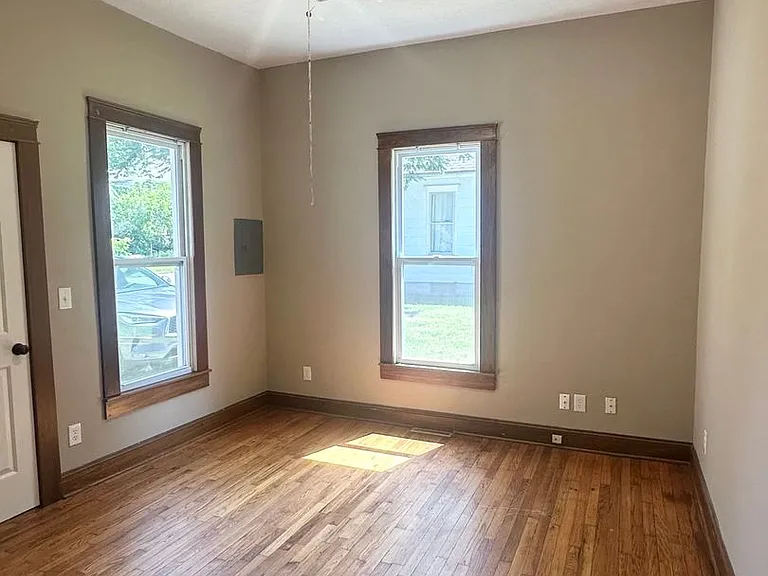616 W Webster St — Photo 5