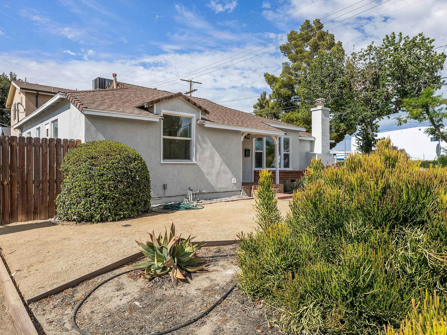 16601 Valerio St — Photo 3