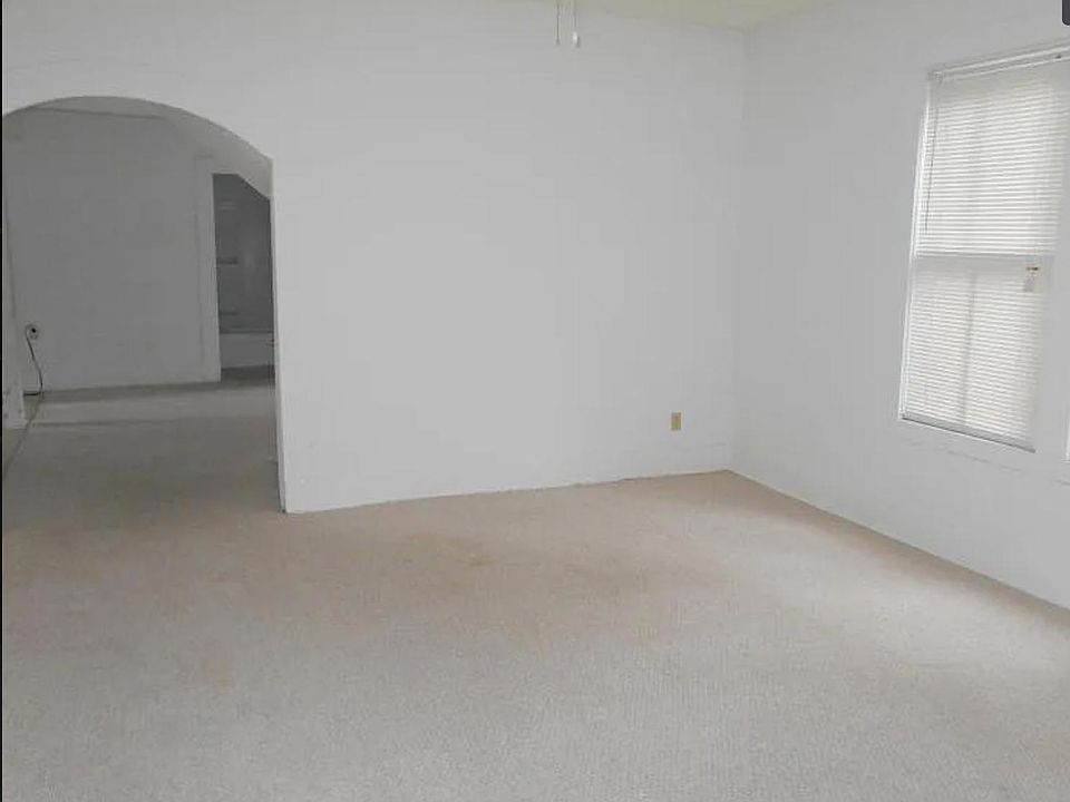 1st image of 8023 Tamarack St