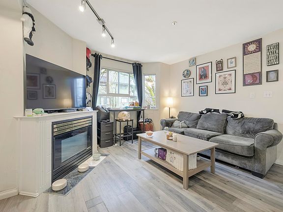 2nd image of 1520 Cotton Dr #203