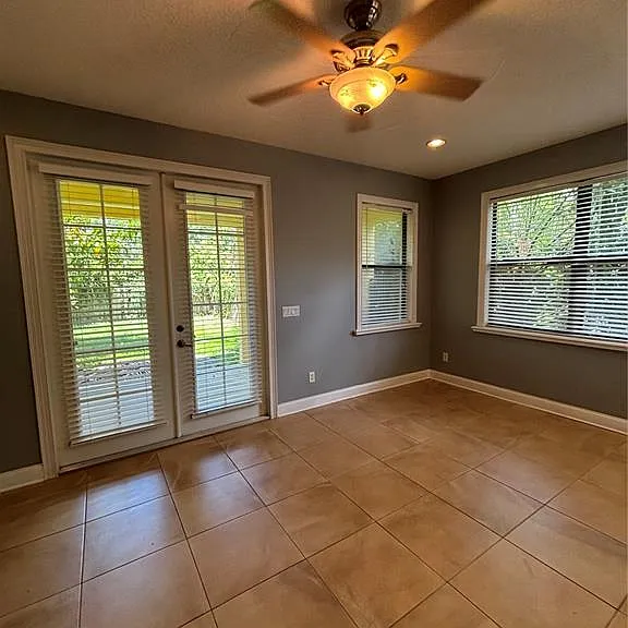 2505 Kilgore St — Photo 4