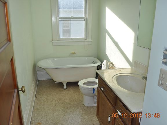 2nd image of 137 N Main St