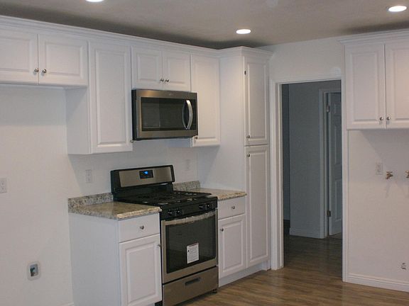 4th image of 4450 W 165th St