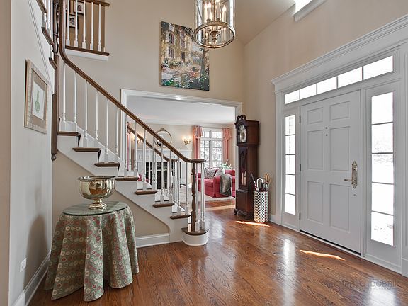 2nd image of 1930 W Southmeadow Ln