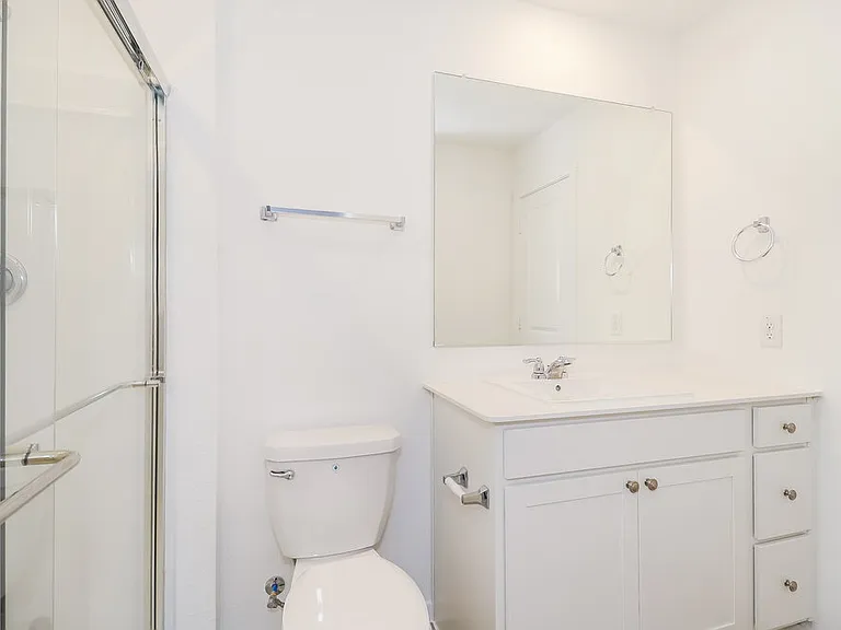 1239 Maple St — Photo 11