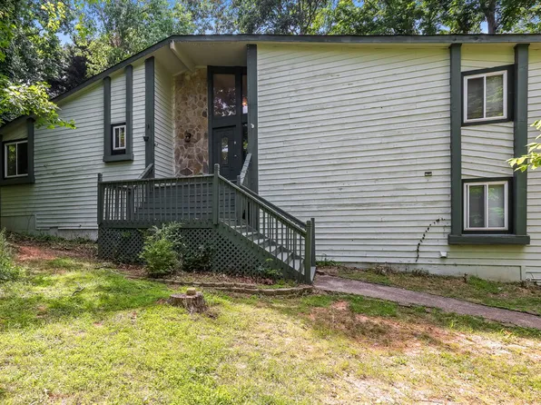 6651 Windwood Cir, Douglasville, GA 30135