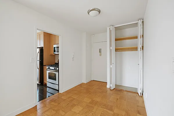 Rented by Cooper & Cooper Real Estate | media 17