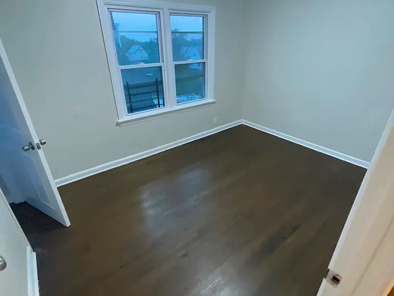129 Maple Ave #3 — Photo 4