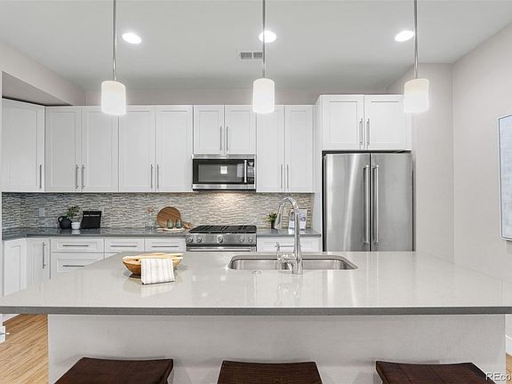 4th image of 1245 Utica St #103