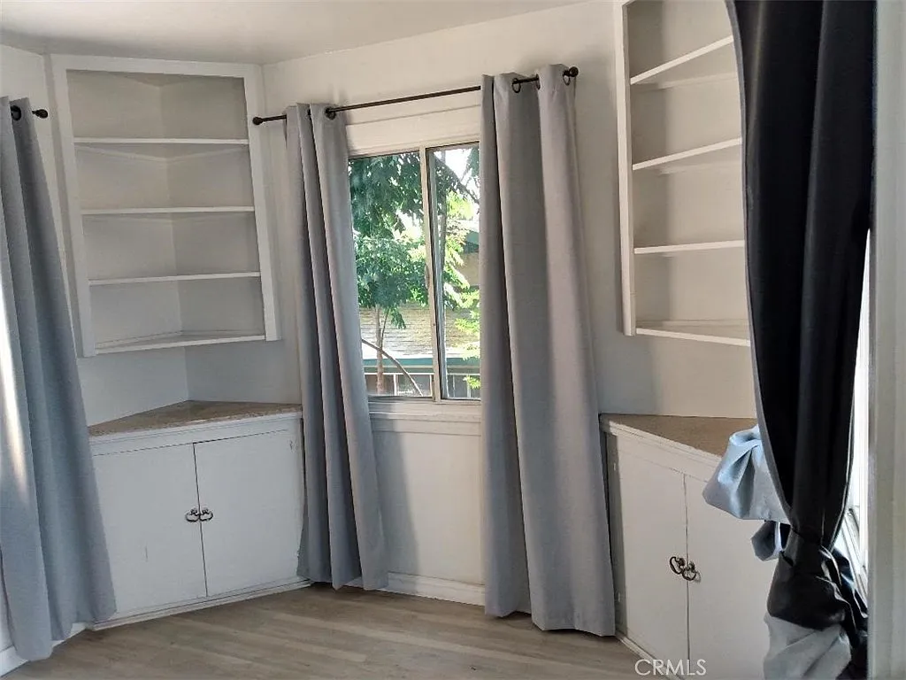 2 bed, 900 sqft, $2,085 — Photo 3