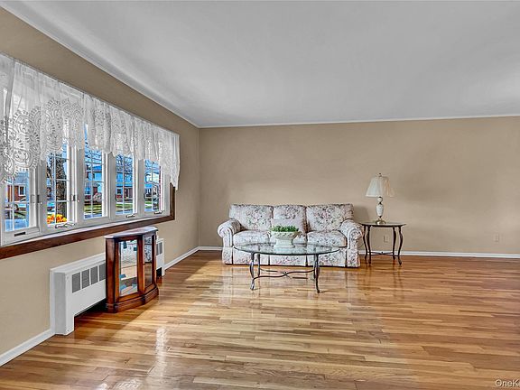 5th image of 70 Martin Road N
