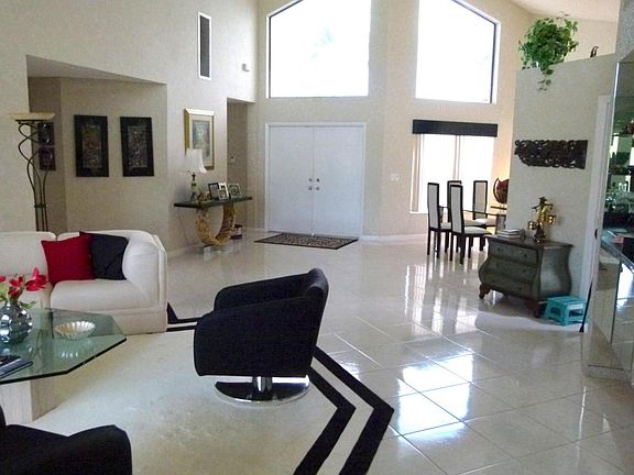 3rd image of 11462 Victoria Cir