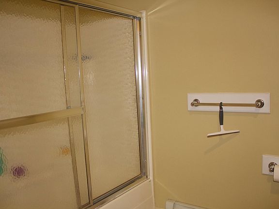 5th image of 117 Suburban Park Dr APT 1