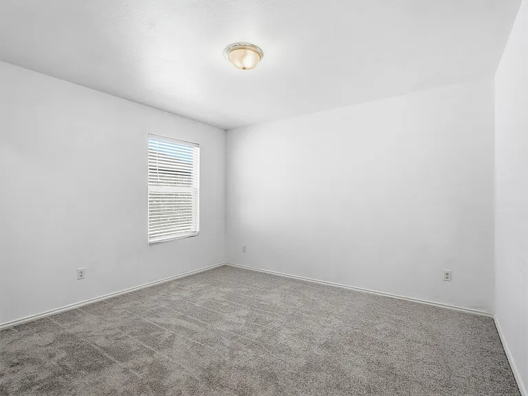 933 Dressage Dr — Photo 24