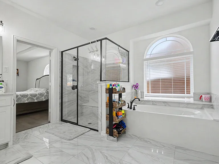 3814 Windmill Ct — Photo 12