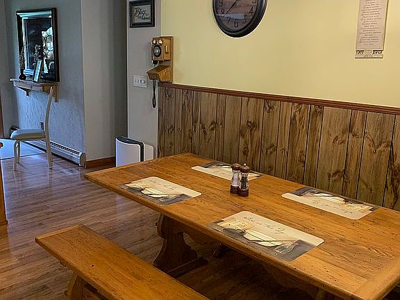   Eating Area 