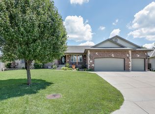 414 E Fox Run Ct, Mulvane, KS 67110