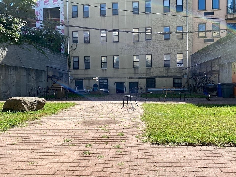 1st image of 202 Meserole St APT 2