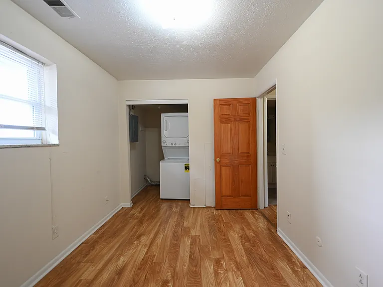 1503 Summit St #B — Photo 7