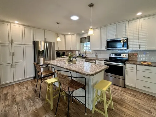 5 Whitewood Rd #215, Killingworth, CT 06419