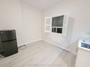 1371 King St W #204, Toronto, ON M6K 1H4