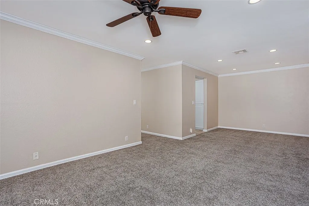 2 bed, 1071 sqft, $3,000 — Photo 3